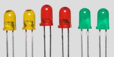 3.1 - Led s O LED é um tipo especial de diodo que tem a capacidade de emitir luz quando é atravessado por uma corrente elétrica.