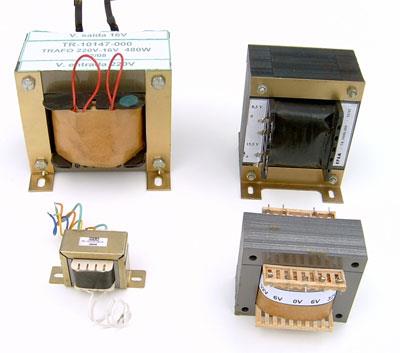 6. Transformadores São dispositivos usados para rebaixar ou elevar tensões, geralmente usados em circuitos onde precisamos rebaixar a tensão da tomada para um valor mais acessível ao