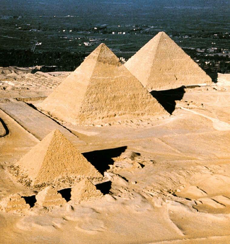 Passado e Presente Antigo Egito foi uma civilização da antiguidade oriental do Norte da África, concentrada ao longo ao curso inferior do rio Nilo, no que é hoje é o país moderno Egito.