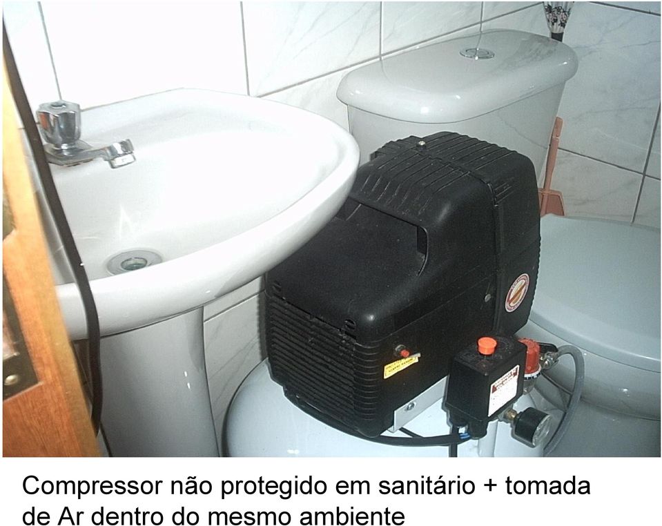 sanitário + tomada