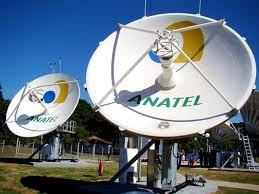 Permite à Anatel realizar atividades de gestão do espectro e órbita, incluindo fiscalização, solução de casos de interferência, coordenação