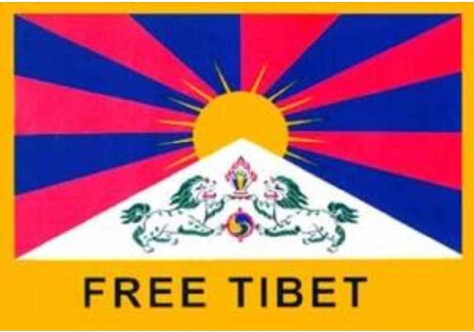(dia 10 de março de 2008); Segundo a China, o Tibete faz parte de seu território desde meados do século XIII e deverá ficar sob o comando de Pequim; Segundo os tibetanos a região do Himalaia ficou