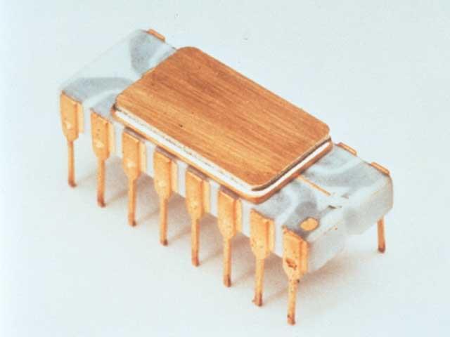 Histórico do Processador Idealizado inicialmente por John Von Neumann em 1945; Projeto chamado EDVAC, concluído em 1949.