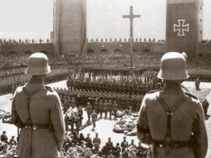A ascensão de Hitler 1919 Setembro Adolf Hitler entra para o Partido Alemão dos Trabalhadores 1920 Agosto Hitler