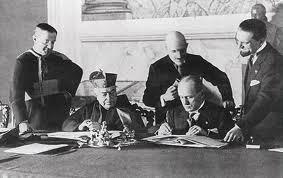 Mussolini assinou com o Papa Pio XI.