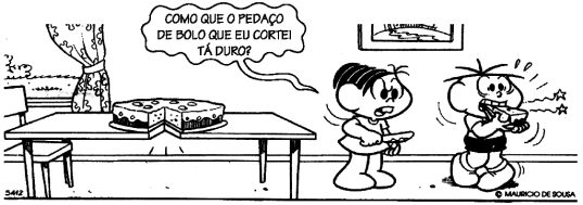 Questão 7) A área total de um cubo, cuja diagonal mede a) 10m b) 100 cm 10 cm d) 150 cm 5 cm, é: Duas esferas maciças iguais e tangentes entre si estão inscritas em um paralelepípedo reto-retângulo