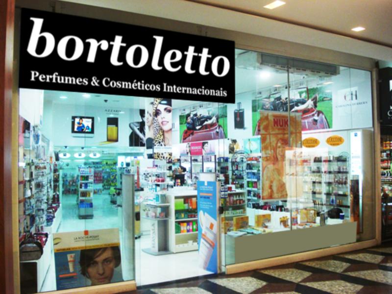 Formato Loja Centro de Distribuição Casa Bortoletto 1 Franquia Profissional Completa no valor de R$1500,00 310 perfumes de 100ml 310 perf.