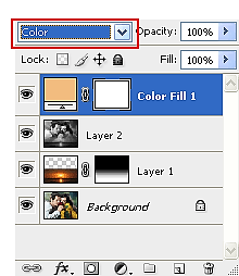 Clique no ícone de Create new fill or adjustment layer no rodapé da paleta Layers. No menu suspenso, escolha a opção Solid Color.