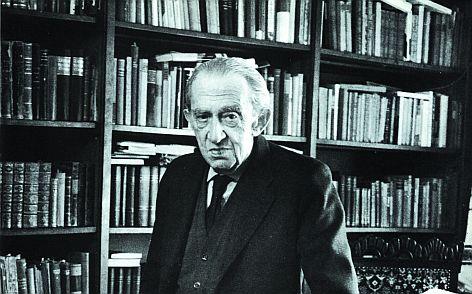 GEORG LUKÁCS (1885-1971) Filósofo húngaro, nascido em Budapeste, possui grande importância no cenário intelectual do século XX; Foi um importante crítico literário e retomou o percurso da filosofia
