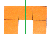 Somente os pentaminós I, X e Z possuem simetria central, o centro de simetria dos polígonos é o ponto de interseção das diagonais ou o ponto de interseção das diagonais internas no caso dos polígonos