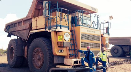 BELAZ 7558 Dumper projectado para o transporte de cargas entre 8590 toneladas em todo o tipo de solos, em condições climáticas adversas
