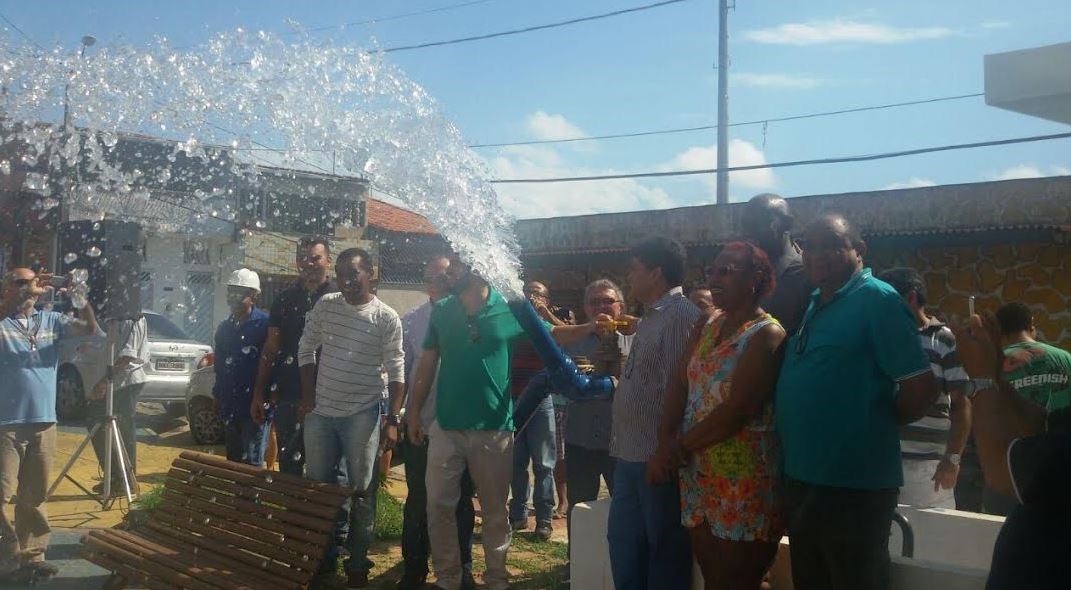 Caema inaugura poço artesiano que vai reforçar abastecimento de água no Bairro de Fátima Como parte o início do programa Água para Todos, em São Luís, o Governo do Estado, por meio da Companhia de