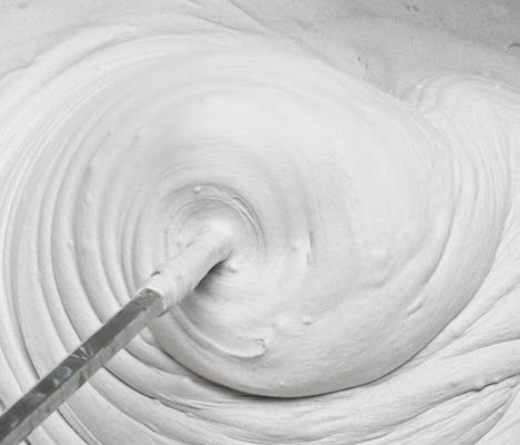 GESSO CORRIDO Preparo da argamassa de gesso: Certificar-se da conformidade da execução do