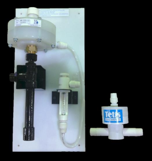 1 Painel em PVC 1 Regulador de vácuo 1 Medidor 1 Ejetor 1 Tubo de cobre cadmiado 3 Metros de mangueira especial de PVC 10 Juntas de chumbo Manual 1 Painel em PVC 1 Reulador de vácuo 1 Medidor 1