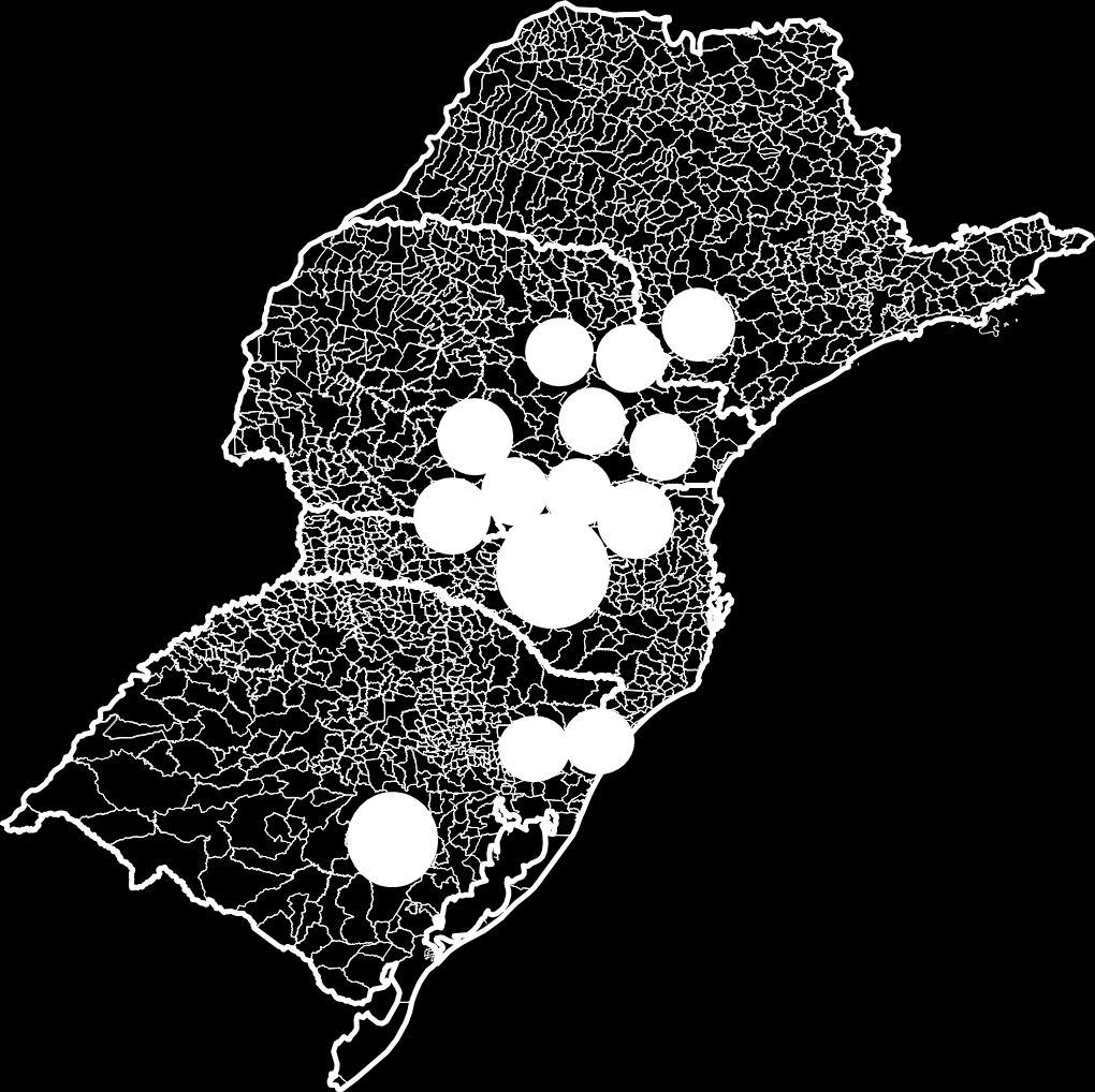 Polos industriais com alto consumo de madeira estão localizados nos estados do Paraná e Santa Catarina.