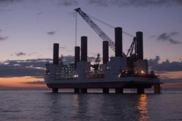 Investimentos em Santos e Região (Perspectivas) Bases de apoio offshore (para plataformas de exploração) Suprimentos Máquinas