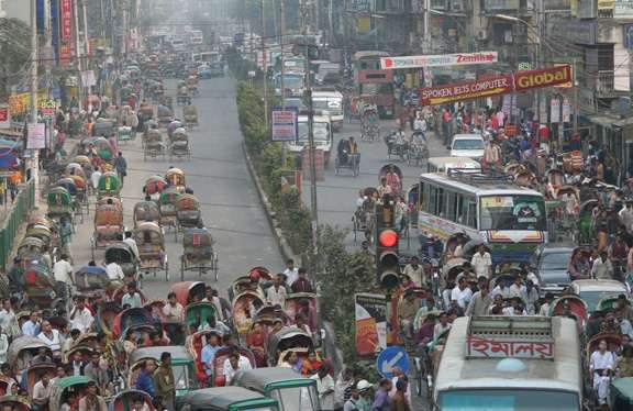 ÁGUA NO CONTEXTO INTERNACIONAL: Daca/Bangladesh Estudo do Banco Mundial de 2007 mostrou que a capital de Bangladesh, Daca, com mais de 11 milhões de moradores, é a cidade com maior índice de