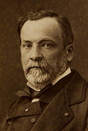 A descoberta da quiralidade em moléculas Em 1848, Louis Pasteur, observou que dois tipos de cristais do ácido tartárico eram
