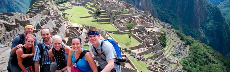 Cusco Vale Sagrado Machu Picchu Arequipa - Cânion De Colca Cusco 9 dias Dia 1: Cusco, Catedral De Cusco, Palacio Koricancha, Sacsayhuaman Recepção no aeroporto e traslado ao hotel.