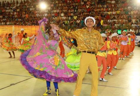 Valorizando a tradição junina, a TV Sergipe realiza, há dez anos, o Levanta Poeira, maior concurso de quadrilha junina de Sergipe.