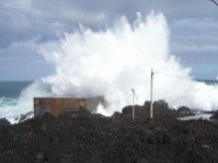 modelo (tanque de ondas) no início dos anos 90 Construção da central 1998/99 Desde 2000 esforços por interessar e