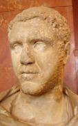 Alguns Imperadores Romanos Augusto IMPERATOR CAESAR DIVI FILIVS AVGVSTVS Primeiro imperador de Roma, expandiu as fronteiras, reformou o exército e a política. Governo: 27 a. C.-14 d.
