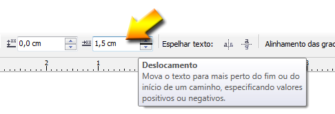 8. Na barra de propriedades, altere o deslocamento em 1,5cm, como indicado na figura abaixo: Observe que desta forma o texto será