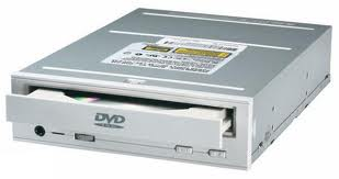 DVD-ROM Digital Video Disc - Read Only Memory, ou DVD (Disco de Video Digital) ROM (somente leitura), é