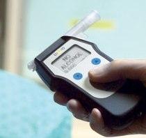 Medidor de taxa de álcool no sangue; Serve para controlo evidencial ou apenas para