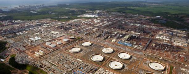 Refinaria Abreu e Lima Localização: Ipojuca - Pernambuco Capacidade de refino: 230 mil barris de petróleo/dia Status: Em implantação.