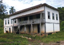 situação e ambiência Através da RJ-153, que liga Volta Redonda a Santa Isabel do Rio Preto, chega-se ao trevo de acesso ao 3º distrito de Valença.
