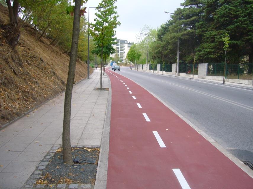 REDE CICLÁVEL DE LEIRIA - PRINCÍPIOS O recurso à bicicleta é um modo sustentável de transporte, que contribui para a saúde e vivência urbana.