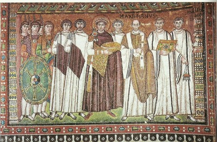 No mosaico bizantino as figuras humanas são imponentes e possuem olhos grandes.