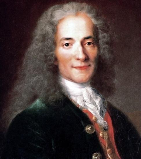 Voltaire: liberdade de pensamento e crítica à Igreja Católica François-Marie Arouet (1694-1778) Filósofo e dramaturgo francês, Voltaire foi um dos mais conhecidos pensadores do