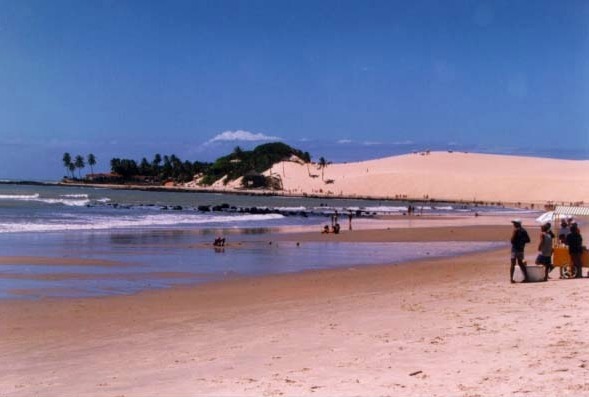 Sedimentos: praia e dunas Materiais: Arenosos
