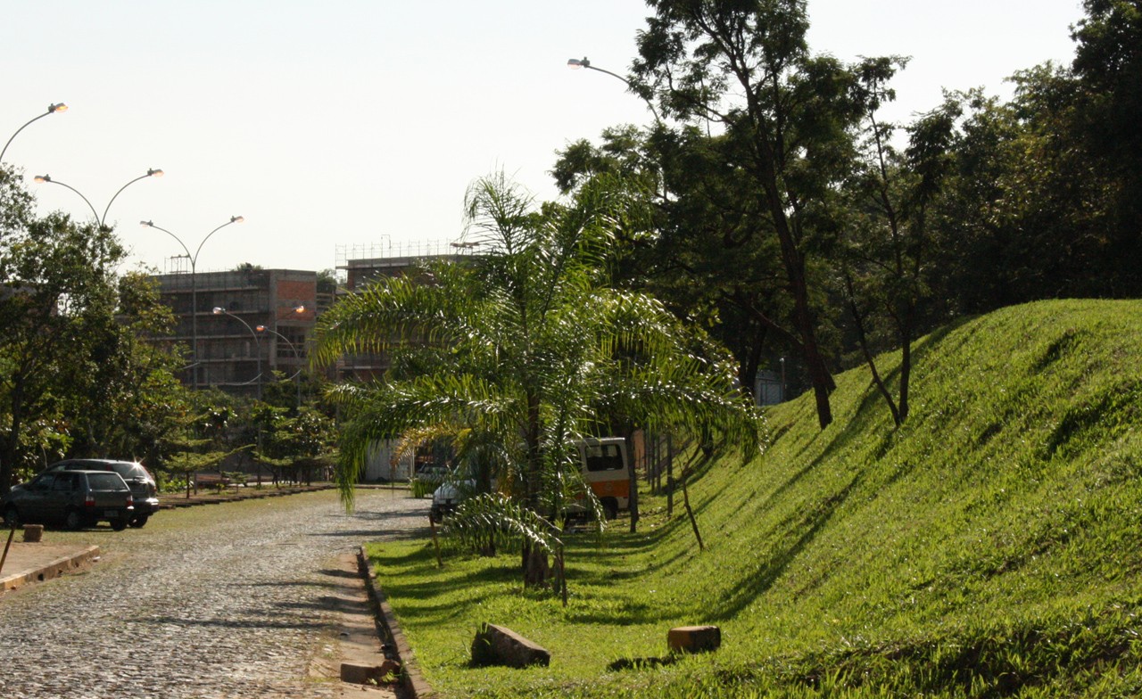 Vista das obras do Centro de Atvidades Didátcas Ciências Humanas, ao fundo,