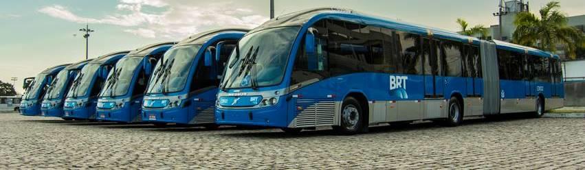 Tecnologia Frota conectada Do Centro de Controle Operacional será possível monitorar a movimentação de 266 ônibus articulados, com Padrão de Emissões Euro 5, capazes de transportar de 160 a 200