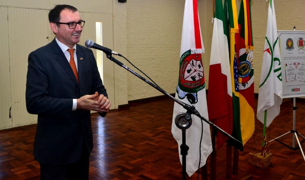 CÔNSUL DA ITÁLIA VISITA ANTÔNIO PRADO No dia 2 de julho, a convite do Presidente do Círculo Cultural da Ítalo-Brasileiro de Antônio Prado, Fernando Roveda, esteve visitando a cidade de Antônio Prado