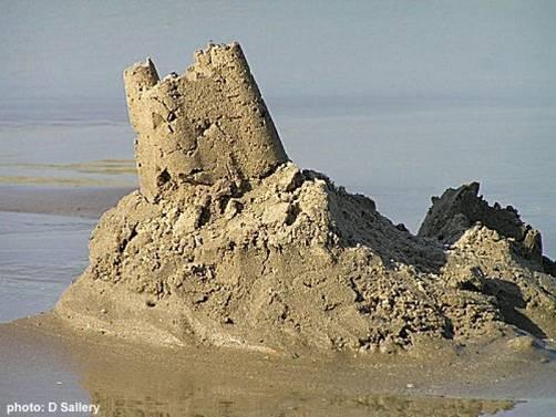 Castelos de Areia Neurótico = Constroe castelos de areia