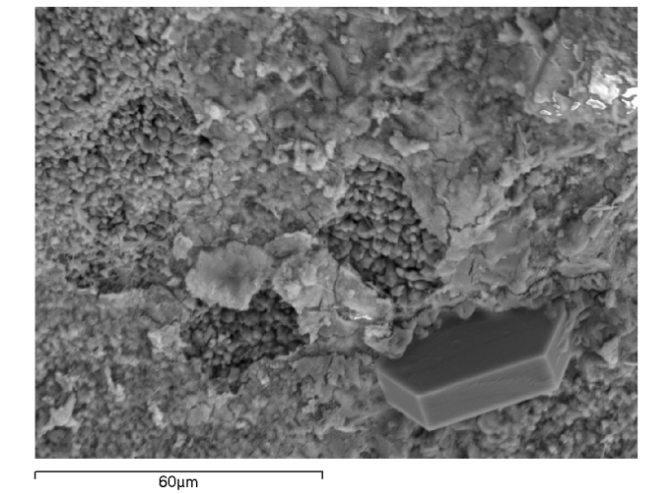 O betão é um material complexo, nanoestrurado: é constituído por uma fase amorfa, nano-micro cristais, e água.