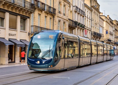 A sua cidade bem que merece o VLT Um modo de transporte público coletivo que já teve muito sucesso vem ressurgindo agora em todo o mundo como uma excelente alternativa de mobilidade para as cidades.