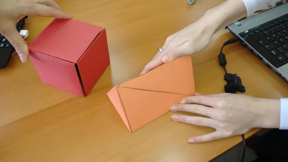 Figura 5: Sólidos formados com as pirâmides Acredita-se que os objetivos tenham sido atingidos, uma vez que observou-se durante a atividade, o envolvimento dos alunos, demonstrando interesse e
