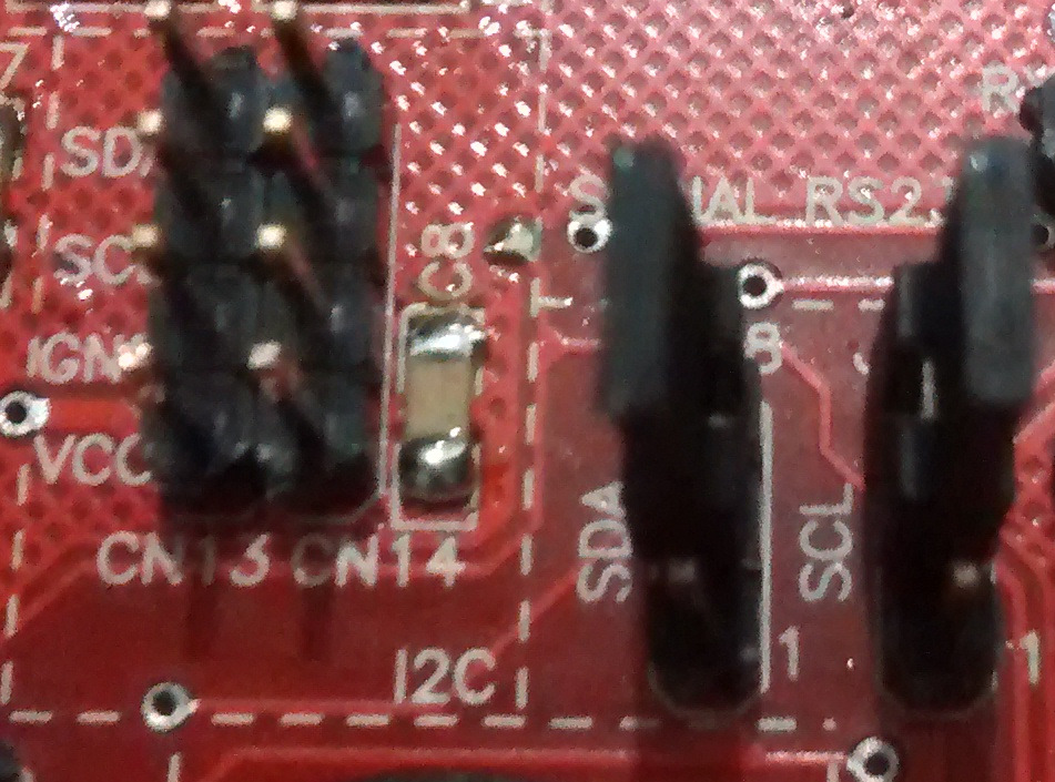 Conexão I2C: O jumper JP17, serve para selecionar SCL ligado no pino P1.0 1 do microcontrolador ou SCL ligado no Pino TXD2 / SCL do microcontrolador da família AT89LP51ED2.