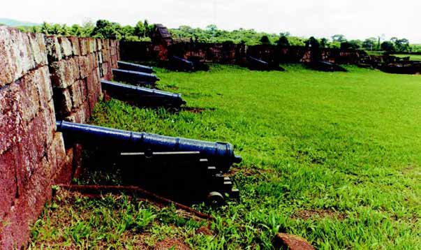 Guaporé); posteriormente, passaram a vir de Albuquerque ou de Corumbá, em Mato Grosso, subindo a calha do Rio Paraguai e seus afluentes da margem direita e dali eram transportadas por terra.