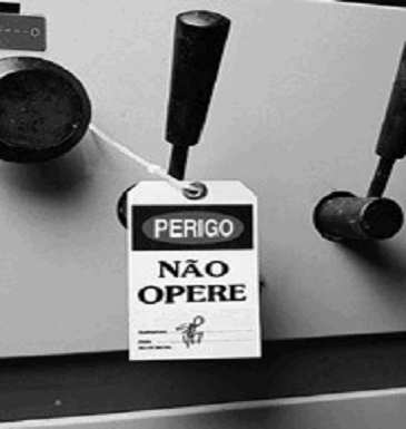 auditoria periódica nas instalações elétricas, onde são apontadas as não conformidades, recomendações, sugestões de adequações e informando um cronograma para realizações das propostas realizadas.