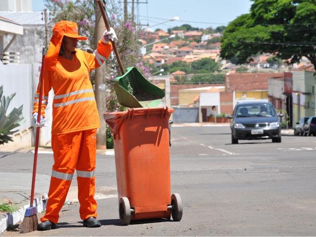 TIPOS DE RECIPIENTES UTILIZADOS COLETORES URBANOS,