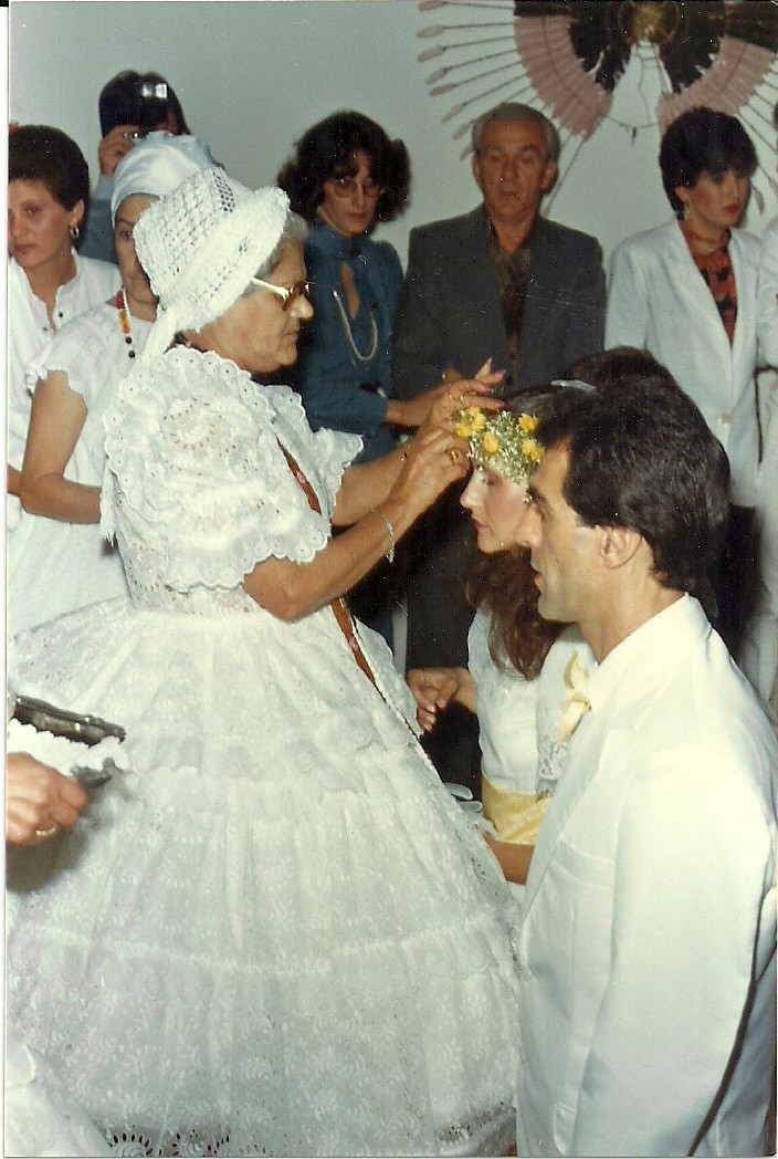 Vó Rosa de Minas (em Mãe Hilca) e Vó Sofia (em Mãe Dilma) Mãe Hilca fundou a Tenda Espírita Santa Rosa de Lima em 1981.