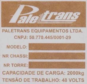 10. Indicador da motobomba de elevação toda vez que se aciona a elevação, avanço ou recuo da torre, inclinação dos garfos ou o deslocamento lateral dos garfos, o indicador é aceso. 11.