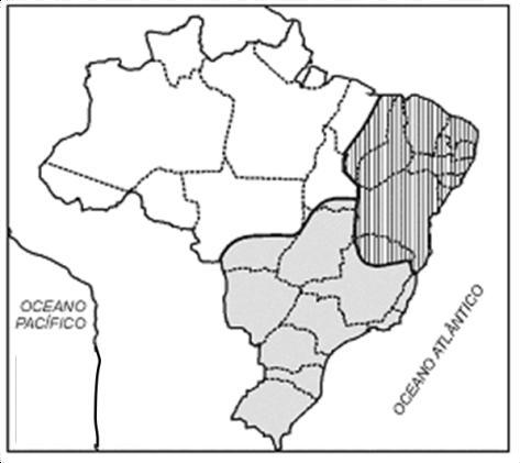 6. As paisagens brasileiras podem ser agrupadas de diferentes formas, levando em conta suas respectivas características socioeconômicas.