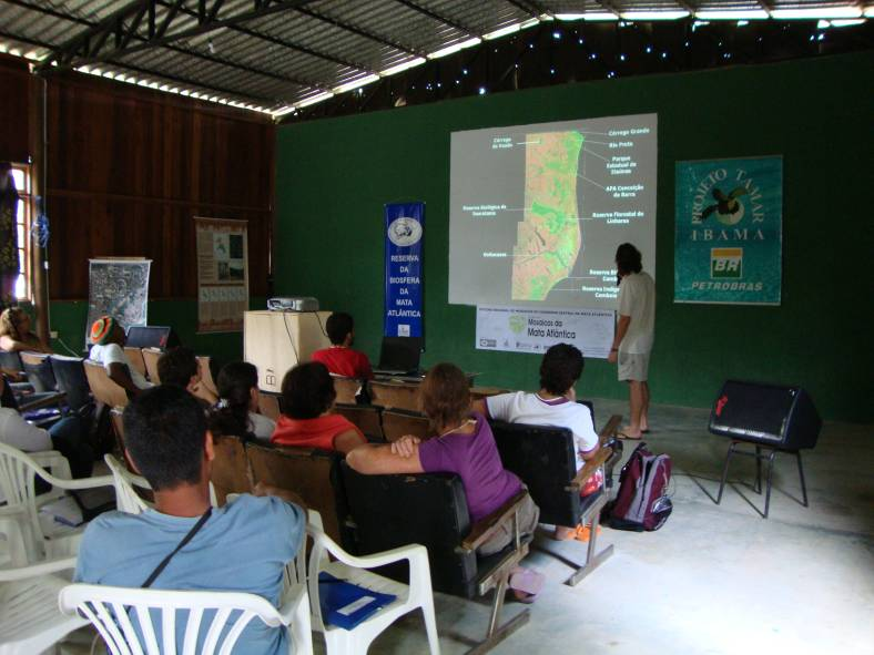 Figura 18: Apresentação dos resultados do grupo Planície do Rio Doce Uma agenda também foi elaborada sendo composta de três fases a serem cumpridas pelo Grupo de Trabalho com a Fase 1, consistindo no